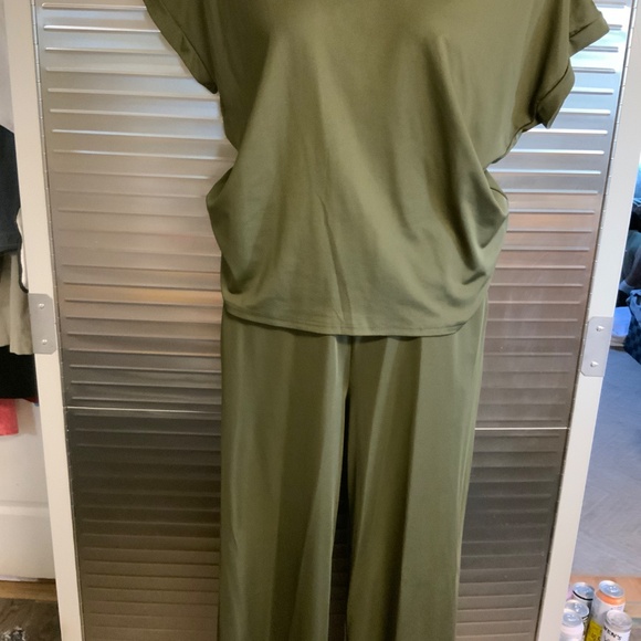 2 piece set - Picture 3 of 6